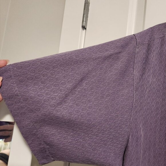 Men's Tommy Bahama 100% Silk Short Sleeve Button Down Shirt - Size L - Purple - Picture 2 of 5